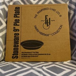 Pampered Chef 9” Stoneware Pie Plate